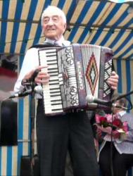 francis-et-son-accordeon.jpg